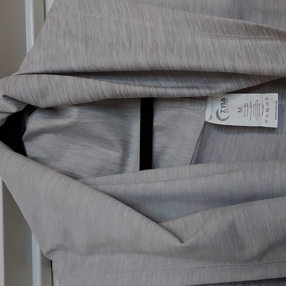 Zyia yoga shawl - Picture 2 of 4